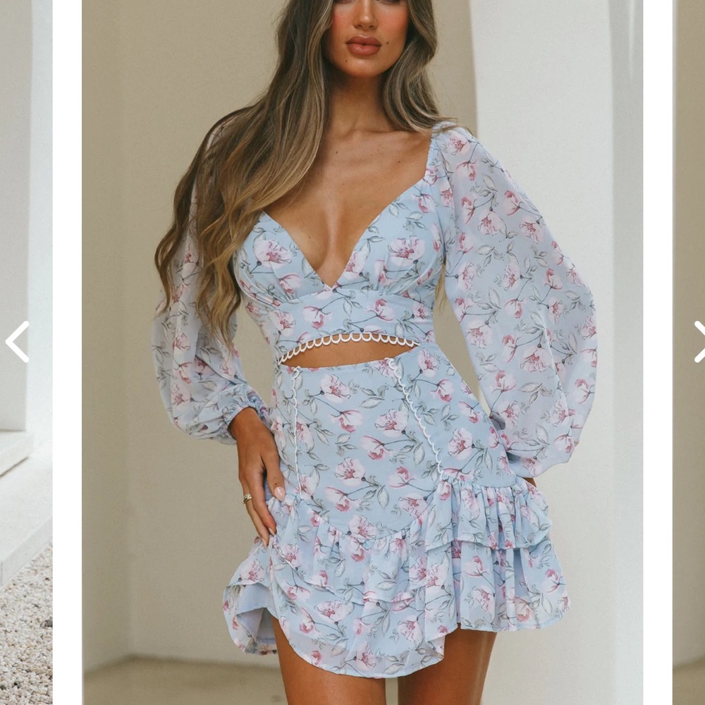 Selfie leslie size xs long sleeve mini dress blue with floral print